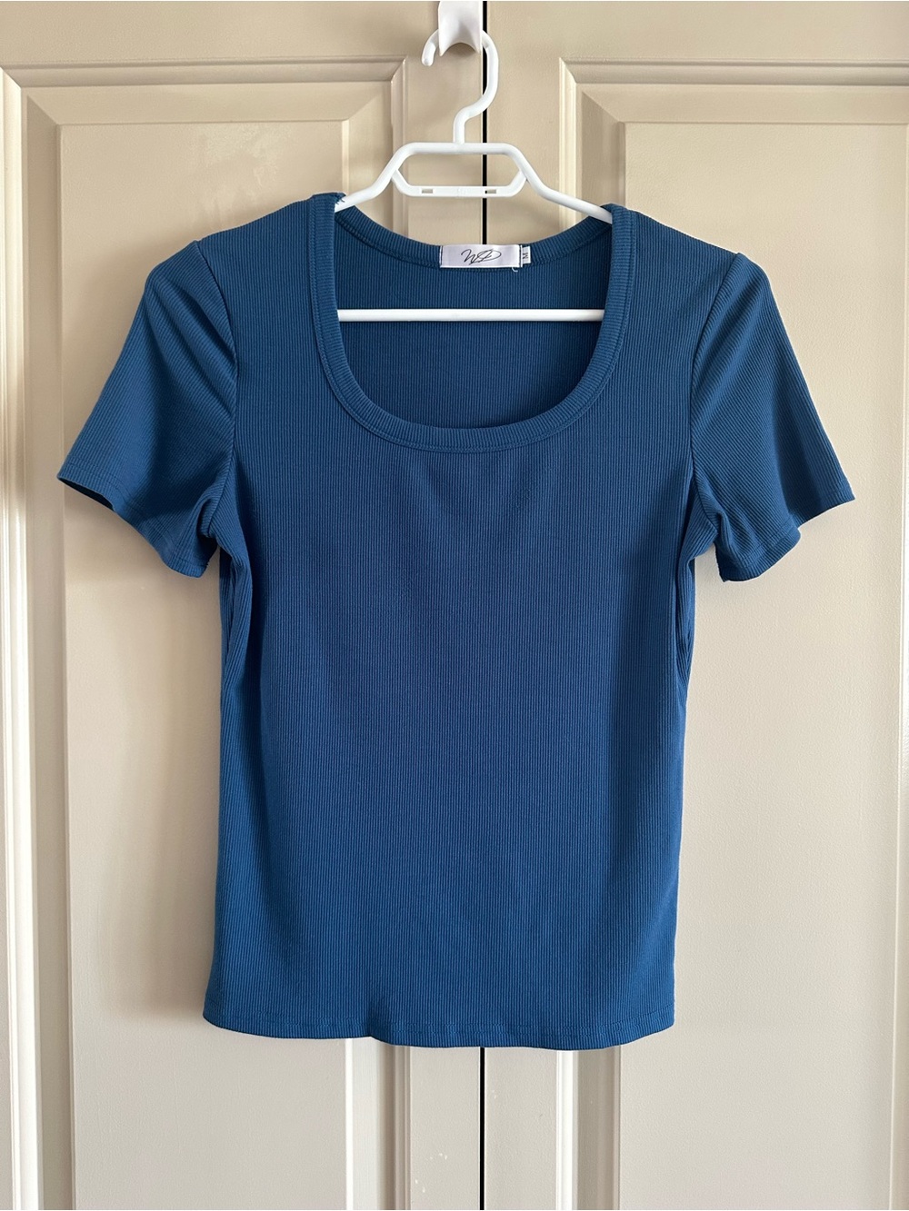 Women’s Scoop Neck Ribbed Short Sleeve Top